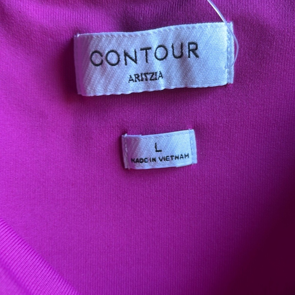 Aritzia Contour Top in Bold Pink